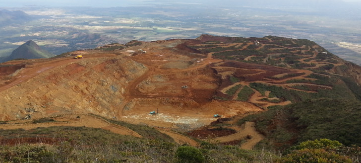 En 2019, la Nouvelle-Calédonie a exporté environ 7,3 millions de tonnes humides de minerai de nickel.